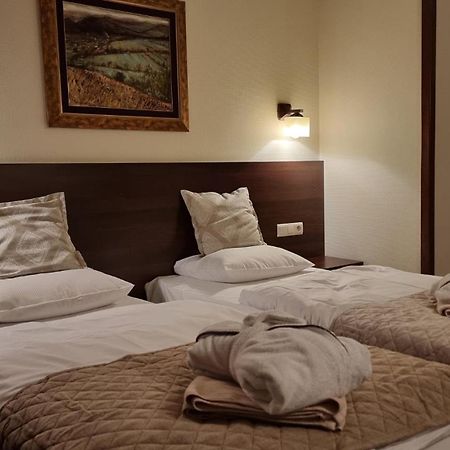Hotel Nad Przelomem Sromowce Niżne Esterno foto