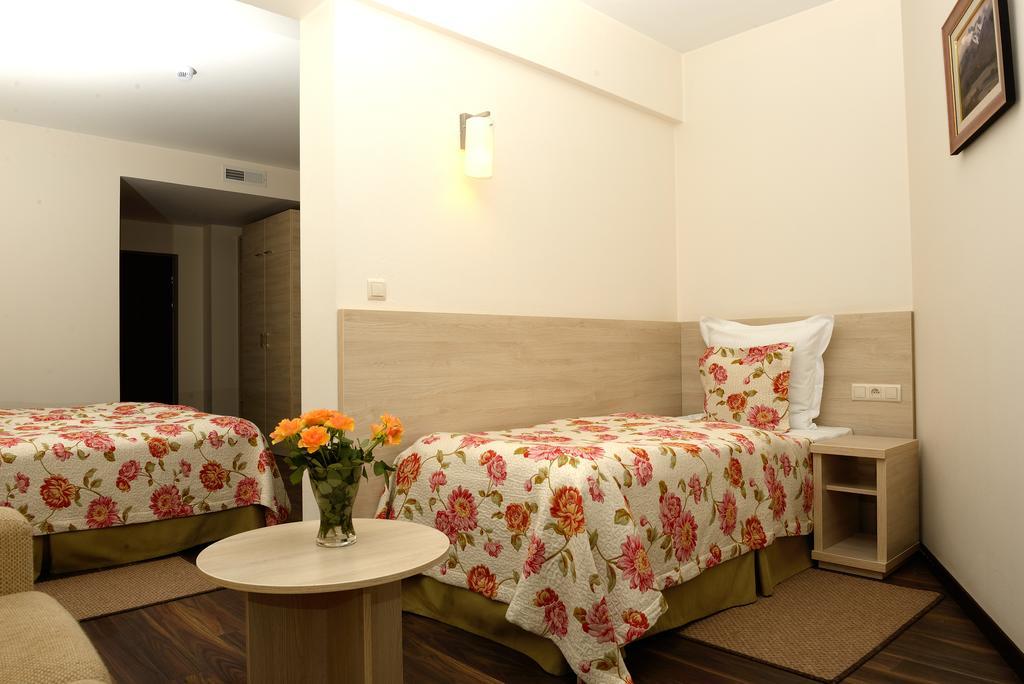 Hotel Nad Przelomem Sromowce Niżne Esterno foto